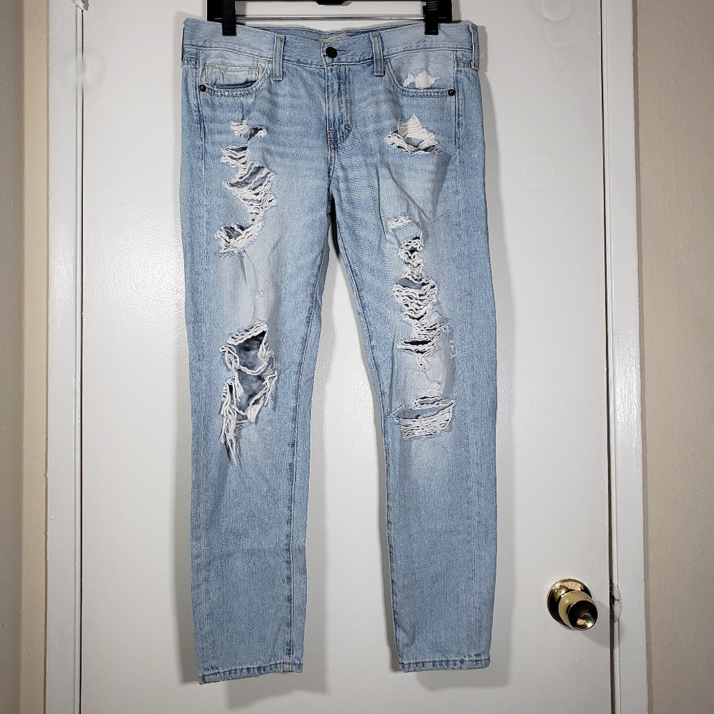 Abercrombie & Fitch Light Wash Distressed Ripped Denim Jeans Size 4.